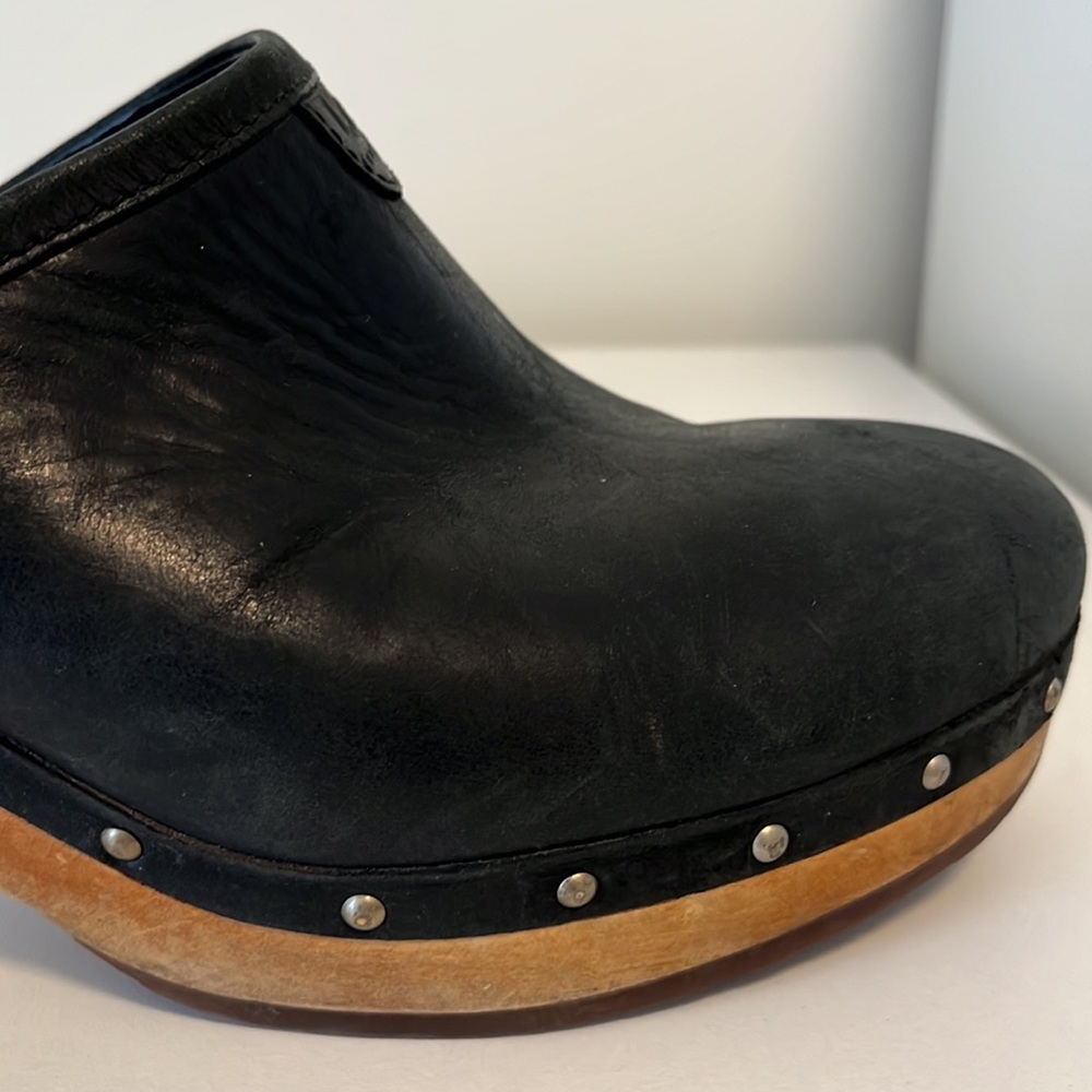 UGG black leather studded wood clogs size 10 - Picture 9 of 11